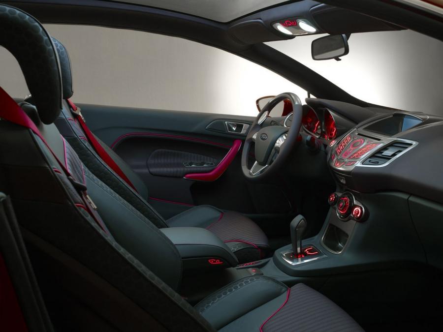  Ford Verve Concept 2007 года  (фото 21 из 37)